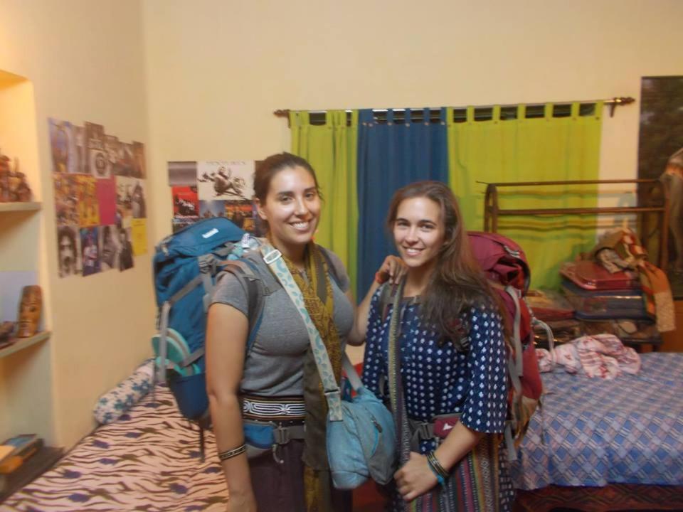 Calcutta Backpackers Lägenhet Exteriör bild