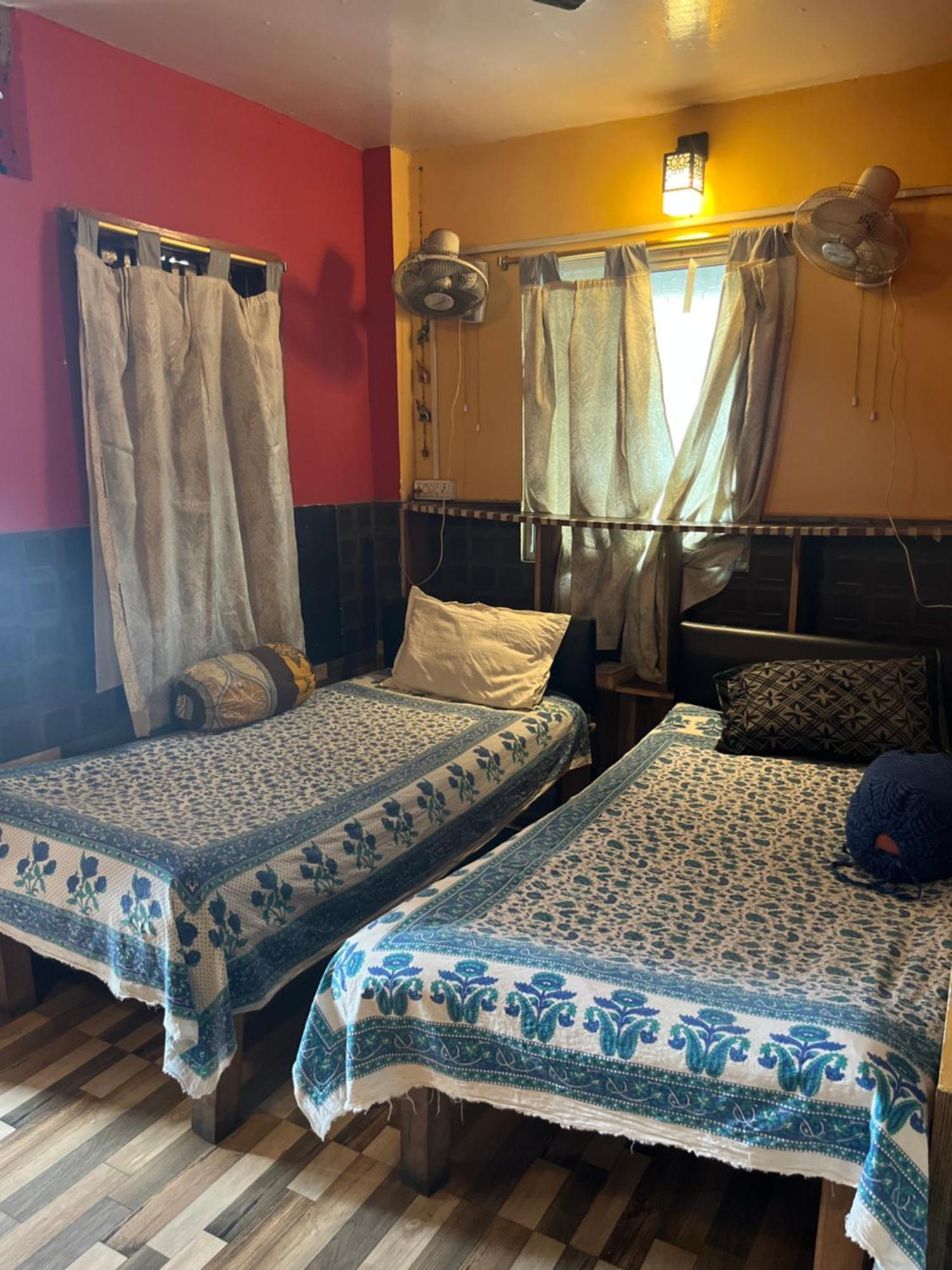Calcutta Backpackers Lägenhet Exteriör bild